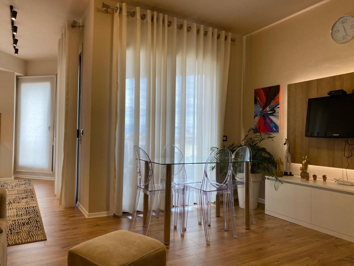 Nemis Apartments In The Centre Of Tirana Four Free Parking Екстериор снимка