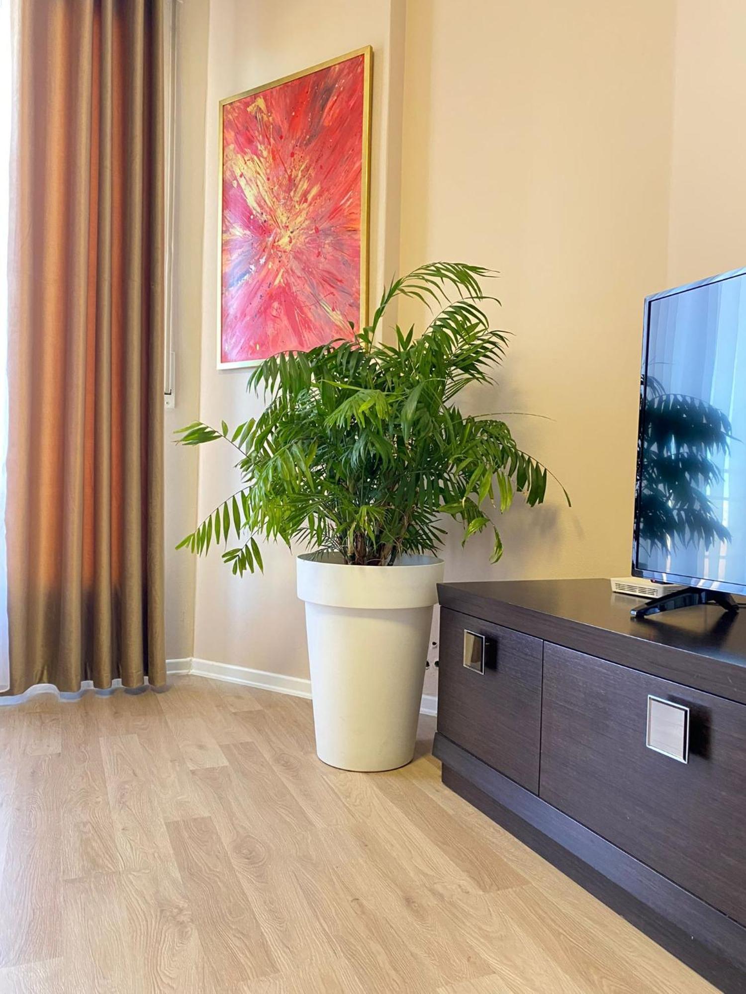 Nemis Apartments In The Centre Of Tirana Four Free Parking Екстериор снимка