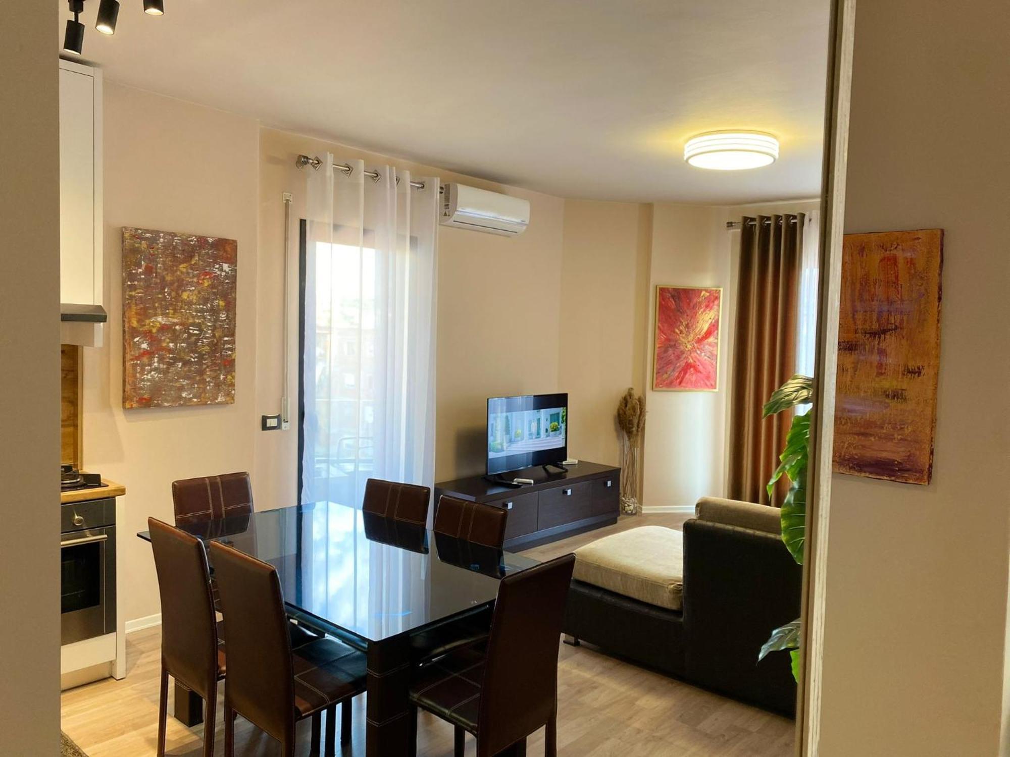 Nemis Apartments In The Centre Of Tirana Four Free Parking Екстериор снимка