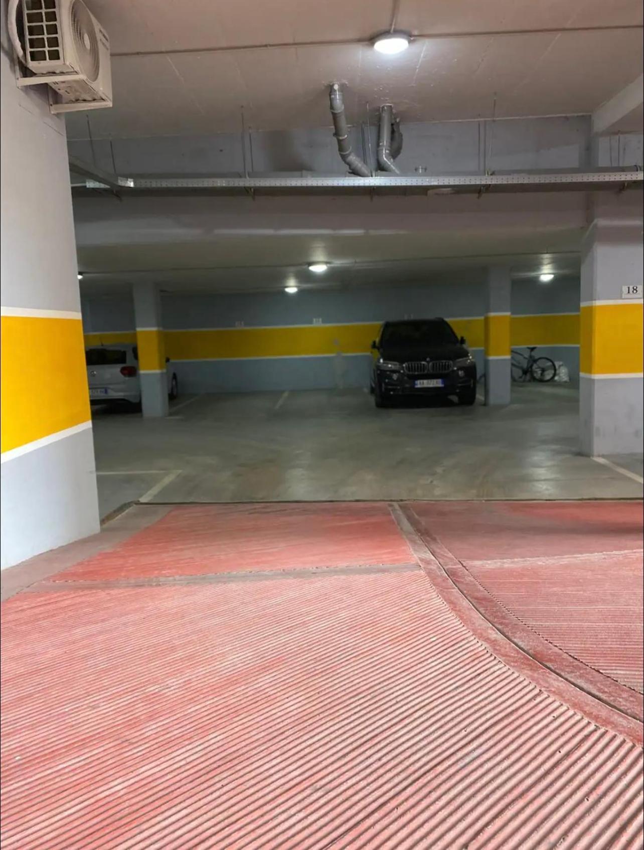 Nemis Apartments In The Centre Of Tirana Four Free Parking Екстериор снимка