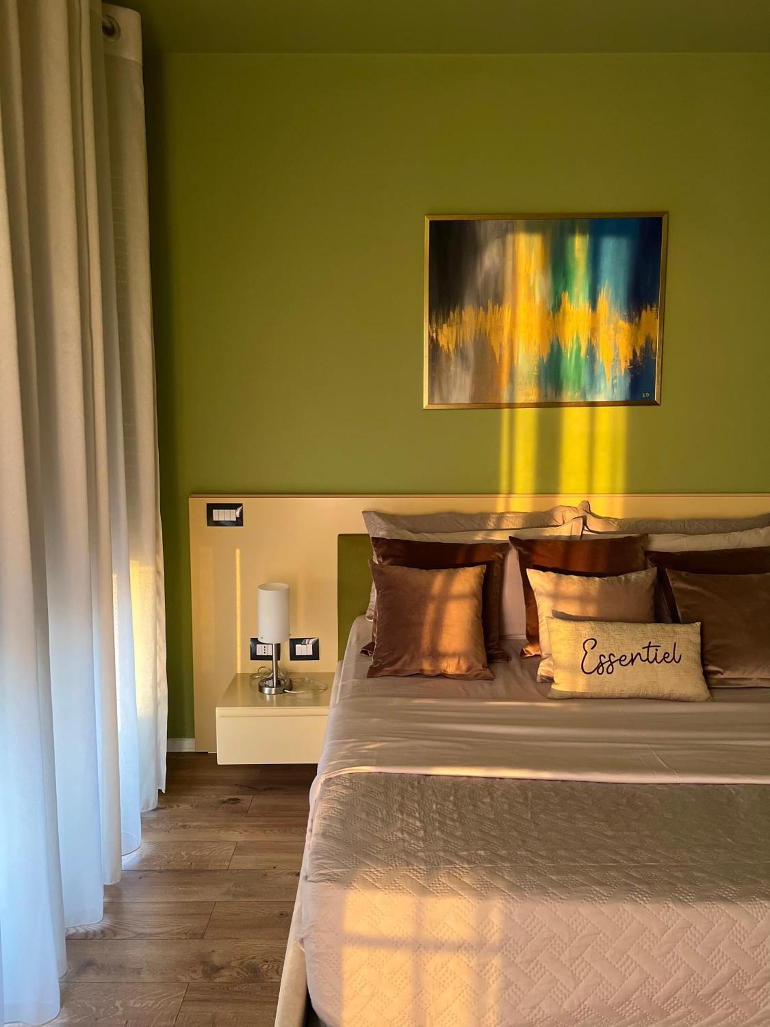 Nemis Apartments In The Centre Of Tirana Four Free Parking Екстериор снимка
