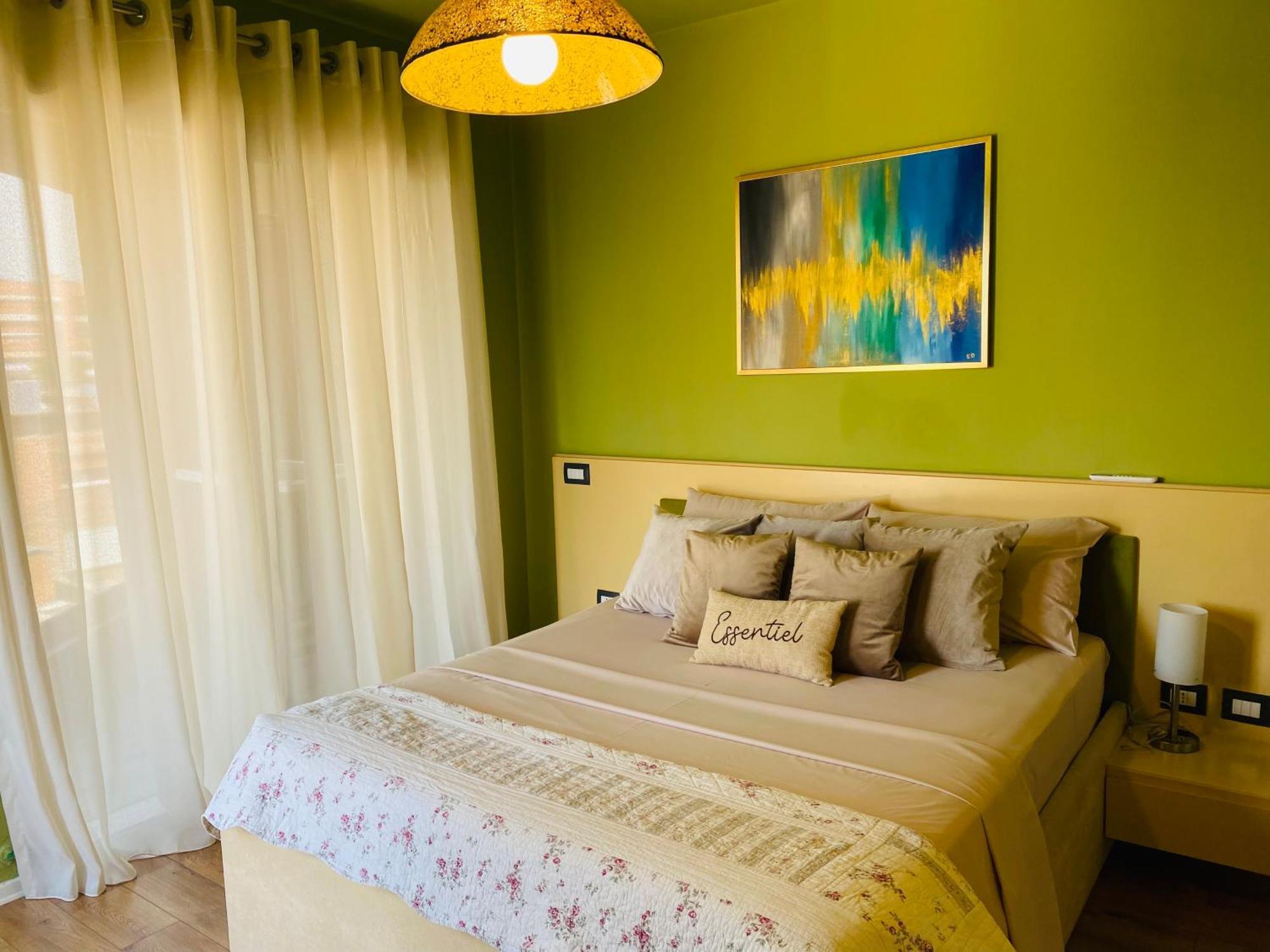 Nemis Apartments In The Centre Of Tirana Four Free Parking Екстериор снимка